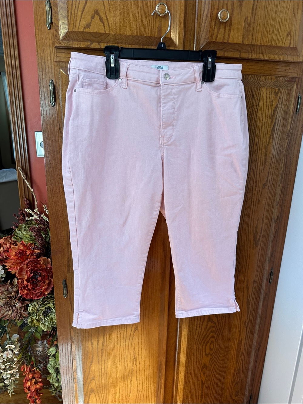 croft & barrow Light Pink Capri Shorts for women